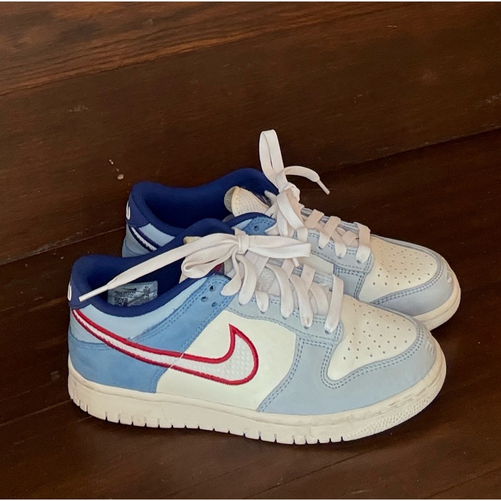 Nike Kids Light Blue and White Sneakers with Red Swoosh